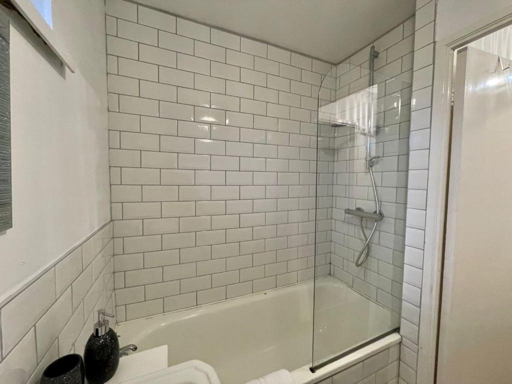 Bishop'S Gate Apartment Londonderry Bagian luar foto